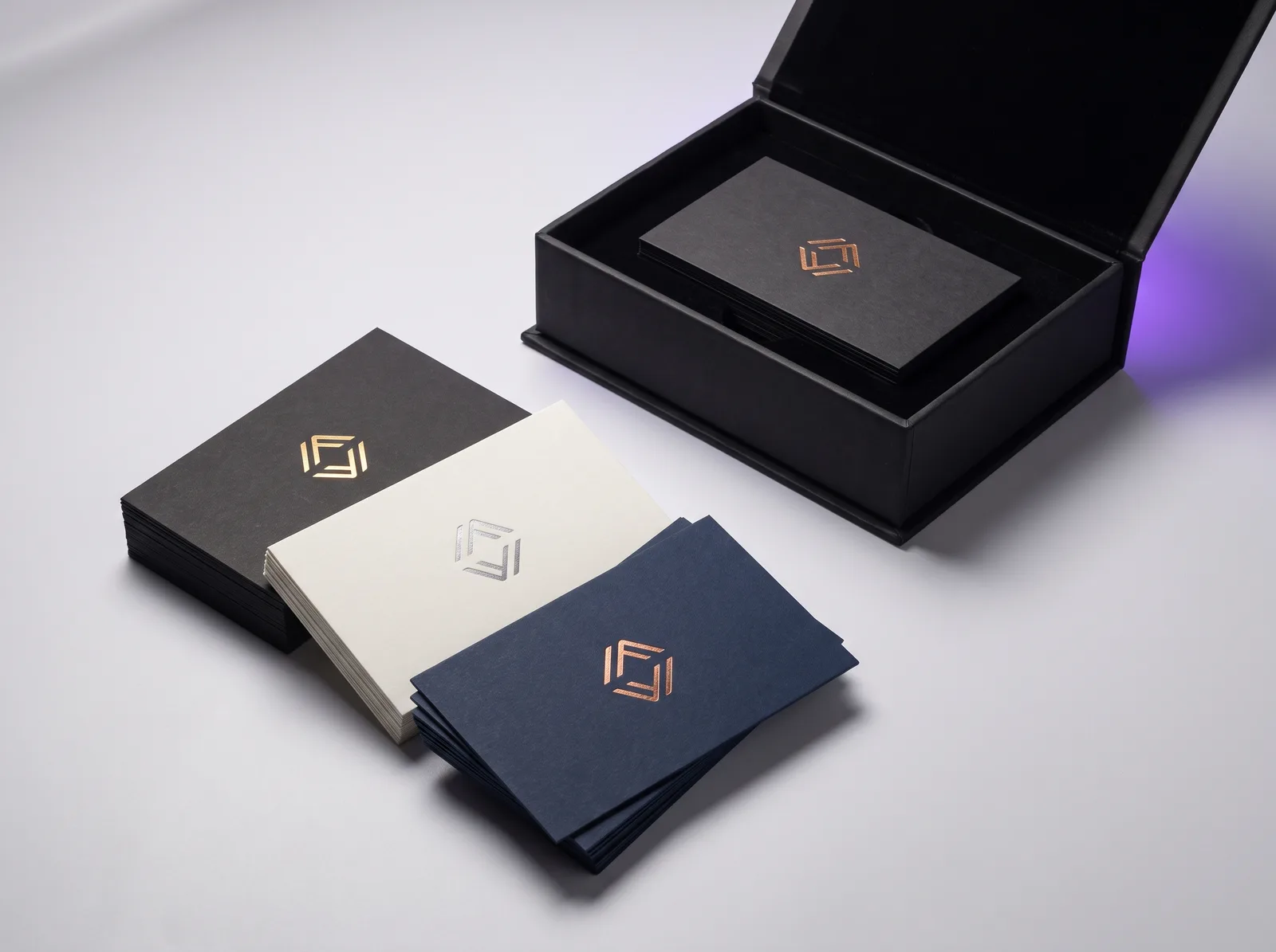 Commande entreprise, coffret de cartes NFC personnalisées en plusieurs coloris